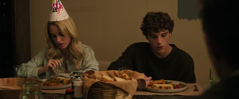 Está delicioso, señora Grant