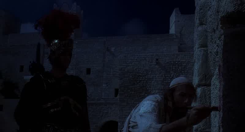 What's this then Romanes eunt domusPeople called Romanes they go the houseIlt says Romans go homeNo it doesn't What's Latin for RomanCome on RomanesGoes like AnnusVocative plural of annus is