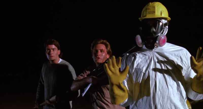 Everybody freeze or I blow his head off!
