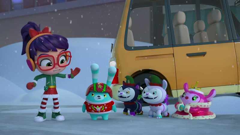 Everybody, load Grumbles up with the cookies and presents