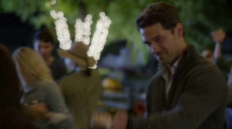 �� ...EVERYBODY WAS DANCINGIN THE MOONLIGHT ♪