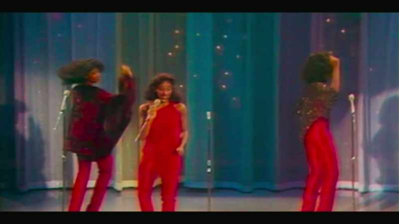 �� Everyone can see we're together ♪