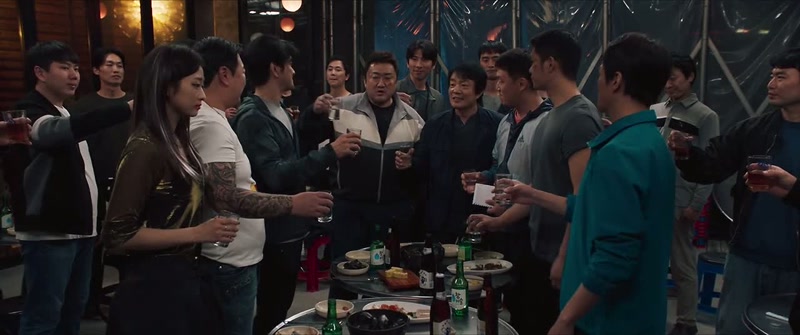 Everyone, cheers! - Cheers!