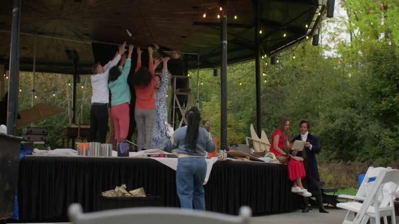 Everyone, hands up towards the quill