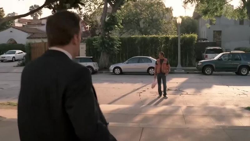 Excuse me! Did you see that? - What?