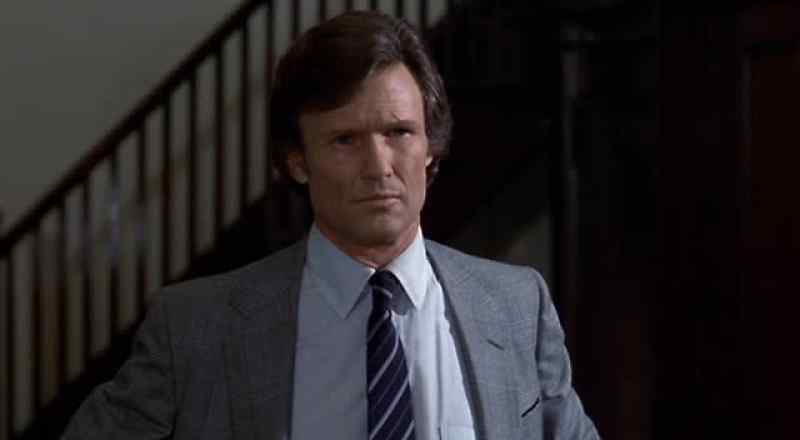 Excuse me, does he work here? - You mean Mr. Fewster?