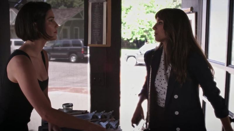 Excuse me. - Hi, can I get you a table?