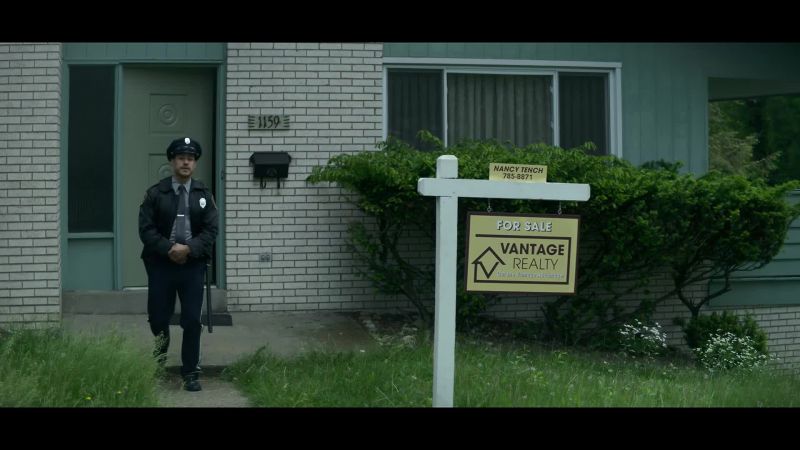 Excuse me, sir. It's a crime scene