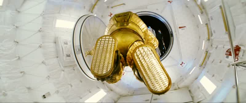 Exiting airlock with maintenance modules