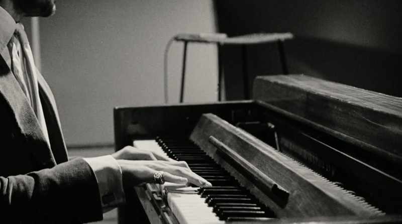 [experimental piano chords]