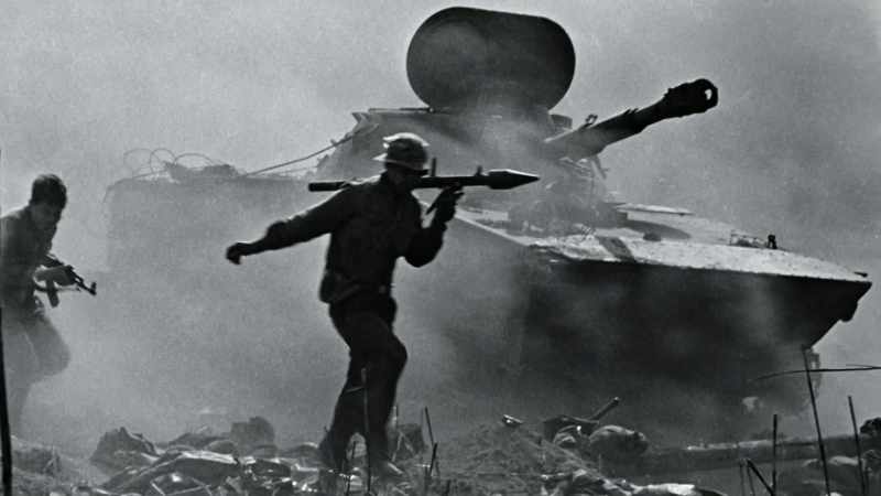 (explosion)