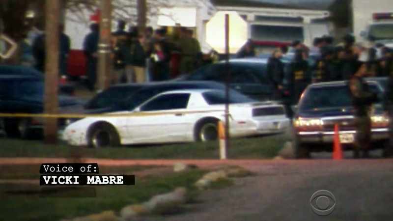 Federal agents continue trying