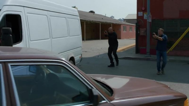 Federal agents!