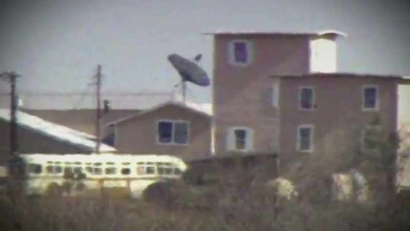 Federal agents want David Koresh and his followers