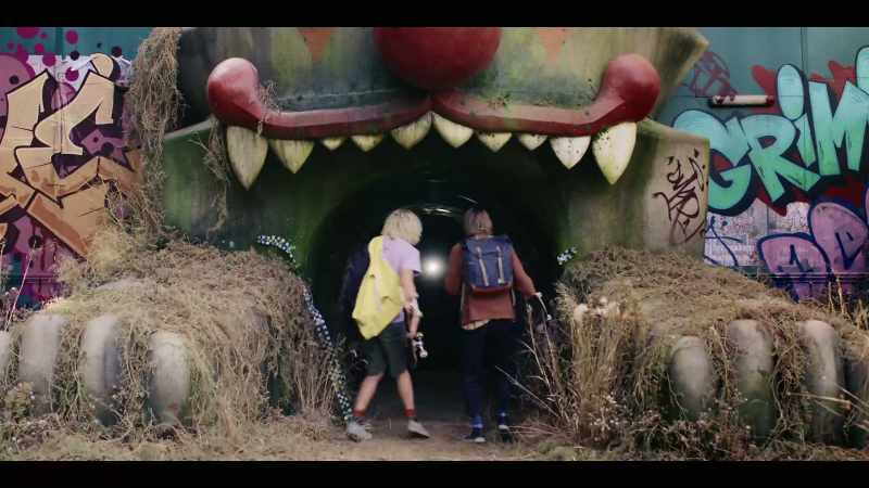 FEMALE VOICE: Hey! - (BOTH SCREAM)