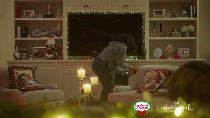 �� First comes the stocking of little Nell ♪