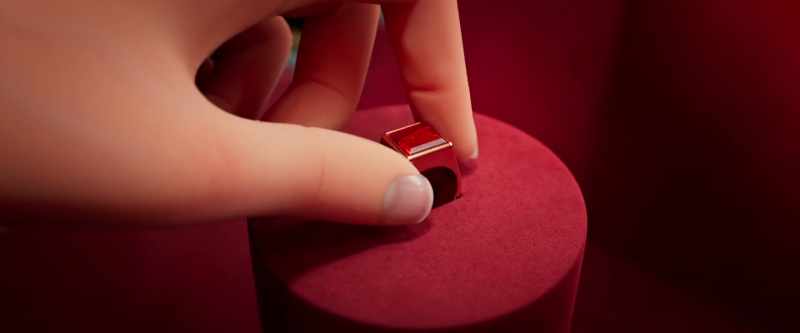 First you got your sparkly ring