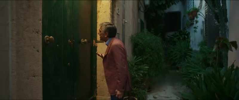 First, open this door! It's the mayor who orders it!