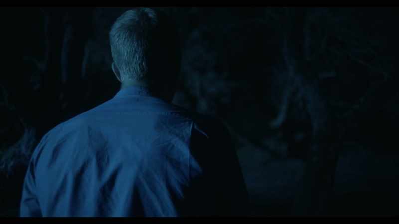 [flashlight clicks]