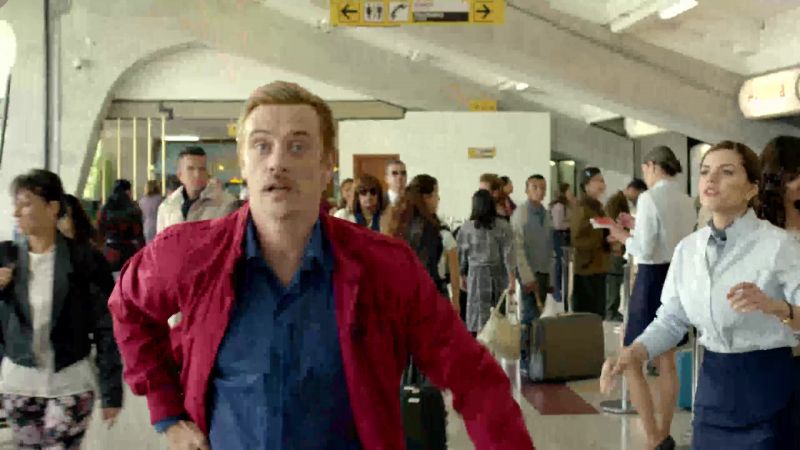 Flight to Miami. - Gate 39, but... Sir, you can't go. Sir!