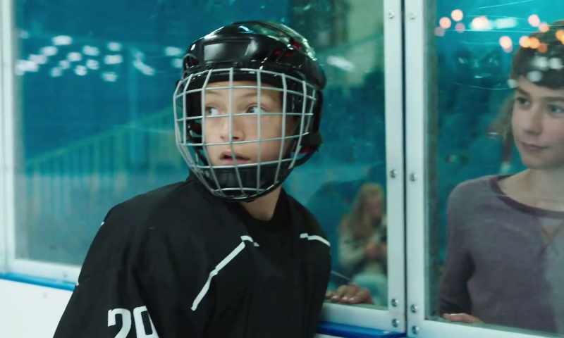 Focus. Keep in line. Come on, boys. Let's go