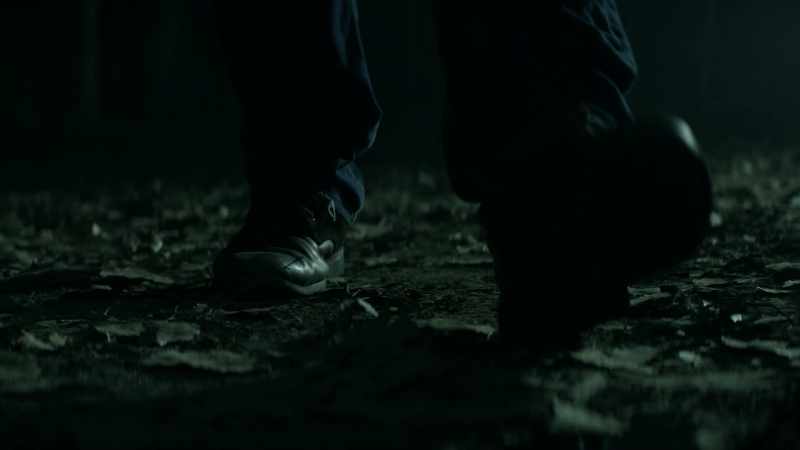 (footstep)