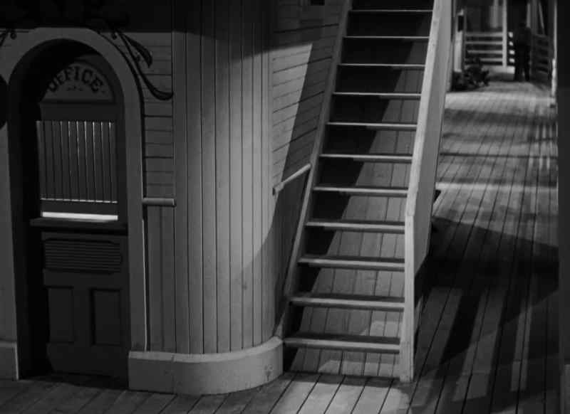 (footsteps pattering)