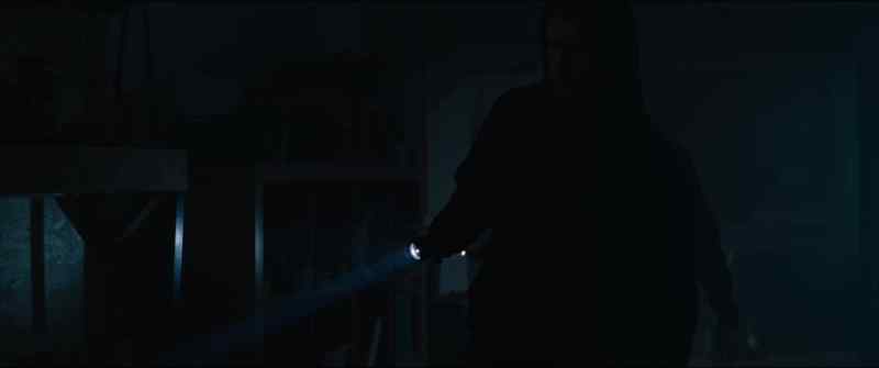 [footsteps tapping]