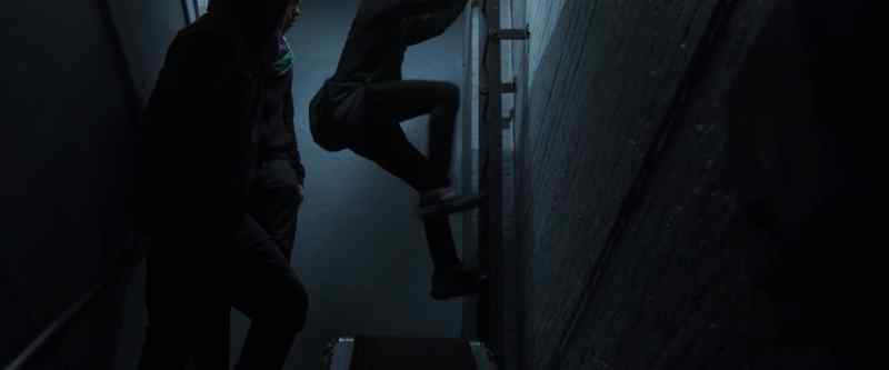 (footsteps thud) (tense dramatic music)