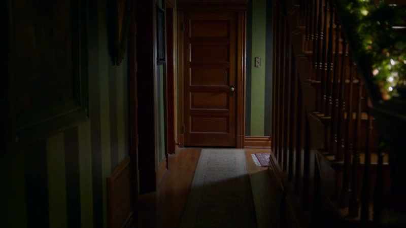 (footsteps thumping) (floorboard creaking)