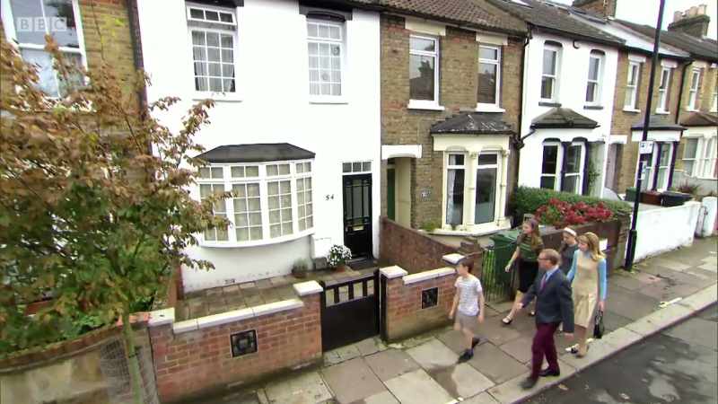 For six weeks, the Robshaws are swapping their modern