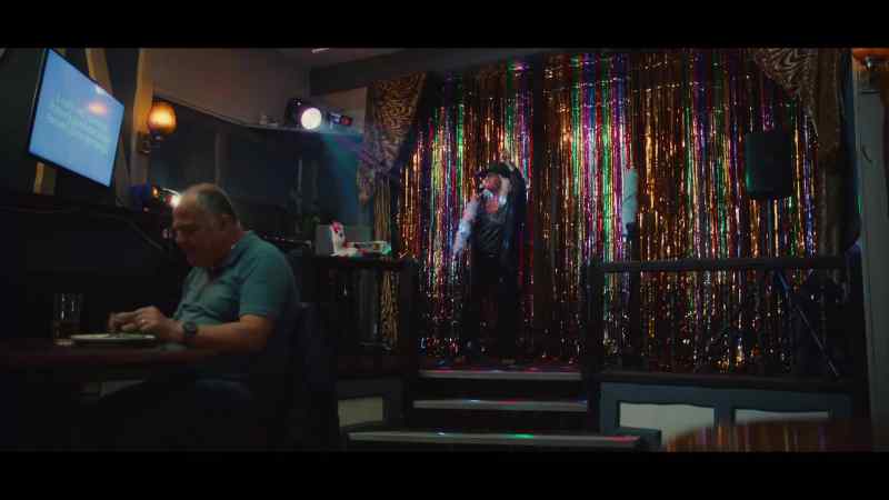 �� Forever's gonna start tonight, yes, it is ♪
