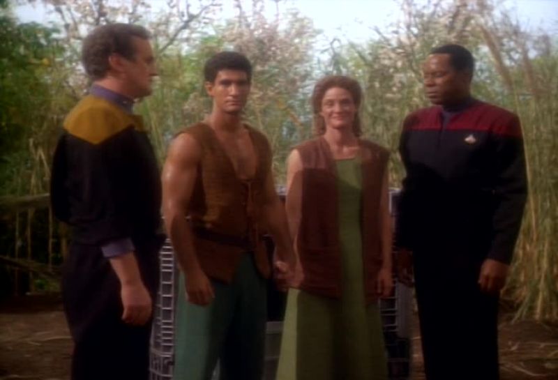 Four to beam up, Major