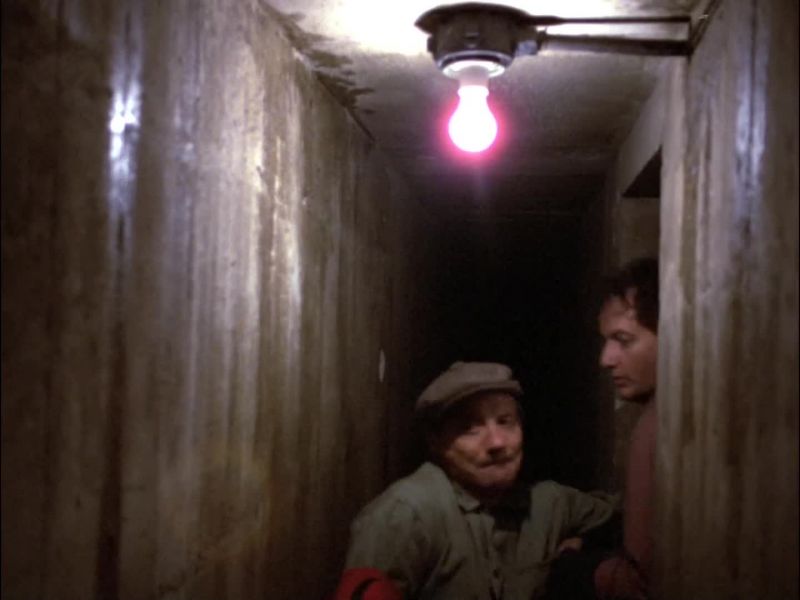 FRANCOlS: Quickly. Let's go