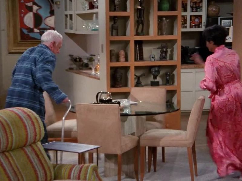 FRASIER: Daphne!
