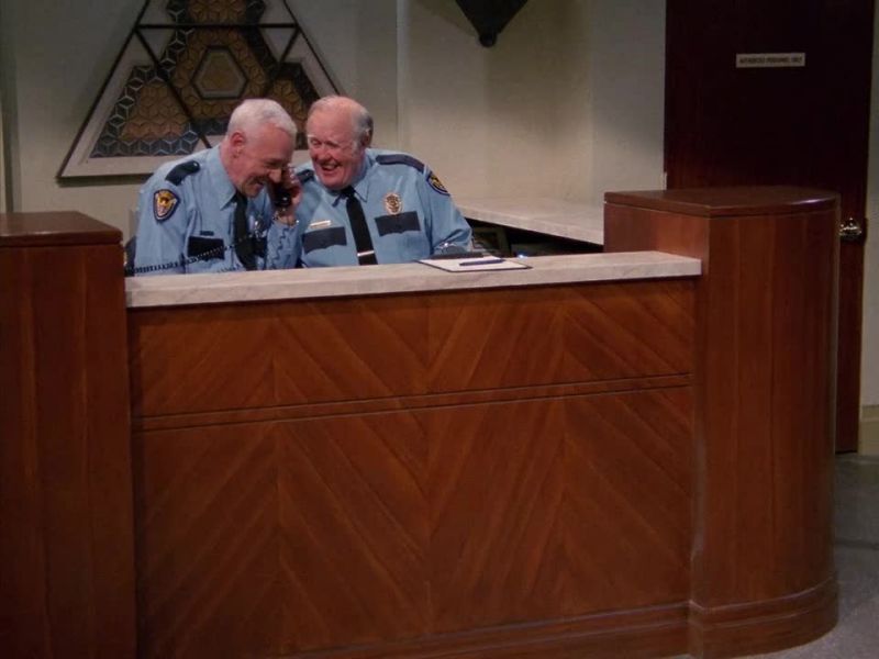 FRASIER: Sorry about that, Dad. - Oh, no problem