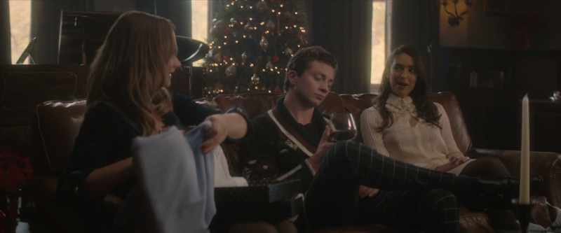 [FREDDIE CHUCKLES]