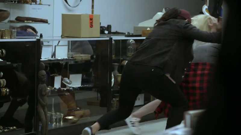 Freeze! Denisa: [ Screams ]