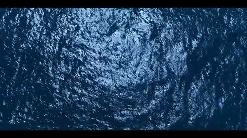 From here, the great current also transforms its character
