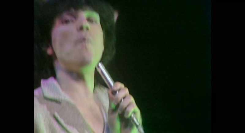 �� Gabriel plays it