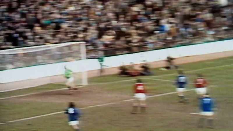 Gallagher! Oh, it's looped in and United are