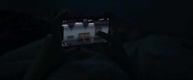 (game beeping) (man grunting)