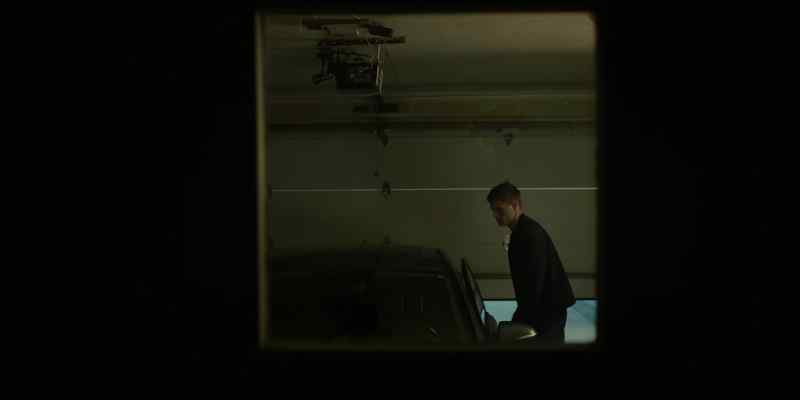 (garage door whirring)