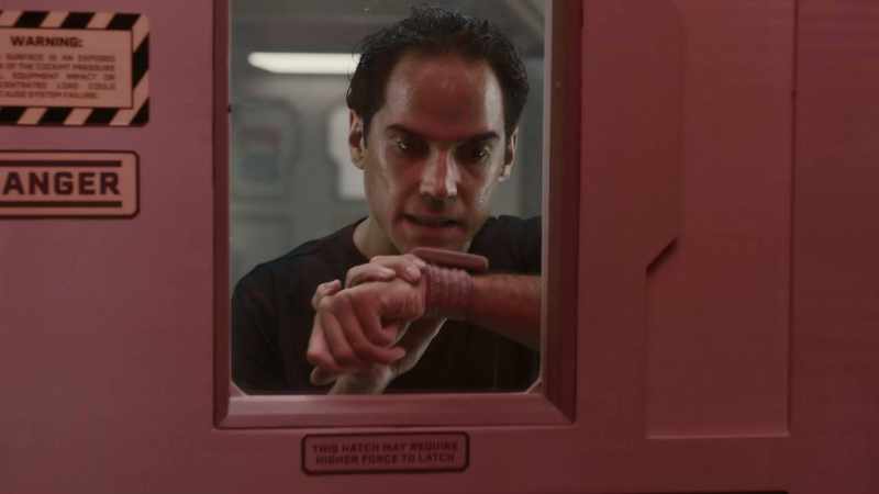 Garnet is in the airlock. Outer door is sealed