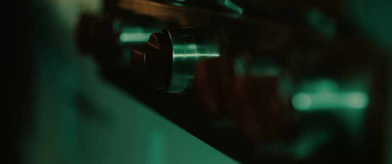(Gas escaping)
