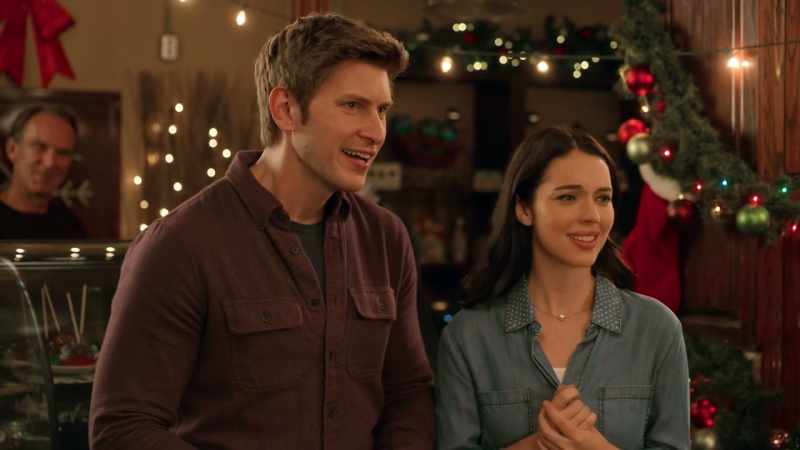 [gasping and applauding]