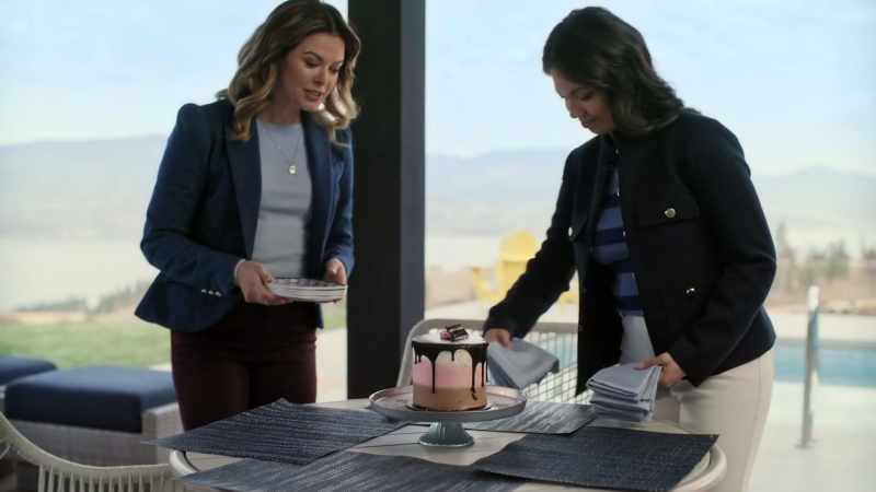 [gasps] - Your dessert looks beautiful