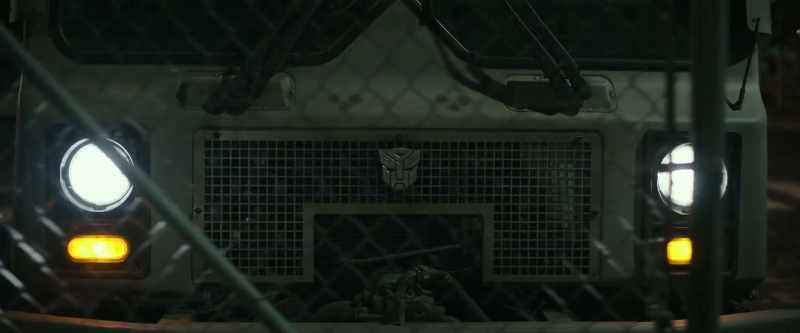 [gate buzzes]