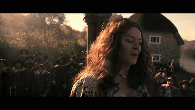 Gather thee right close, good people