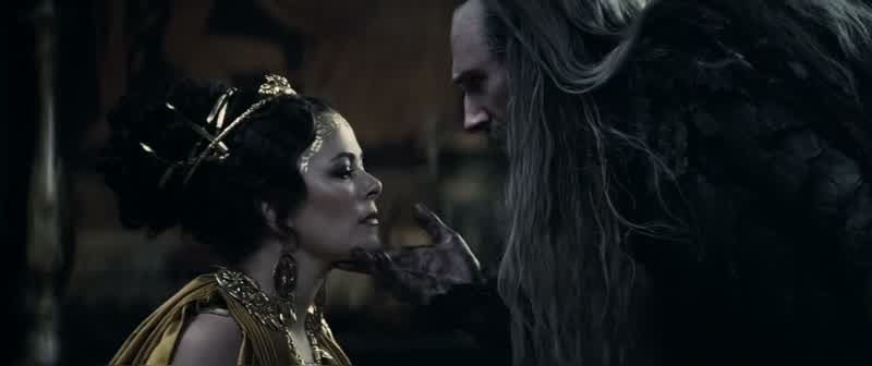 Gaze upon me, mortal queen